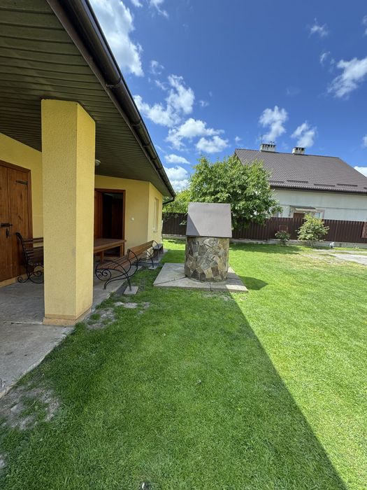 Продаж будинку Лісневицька