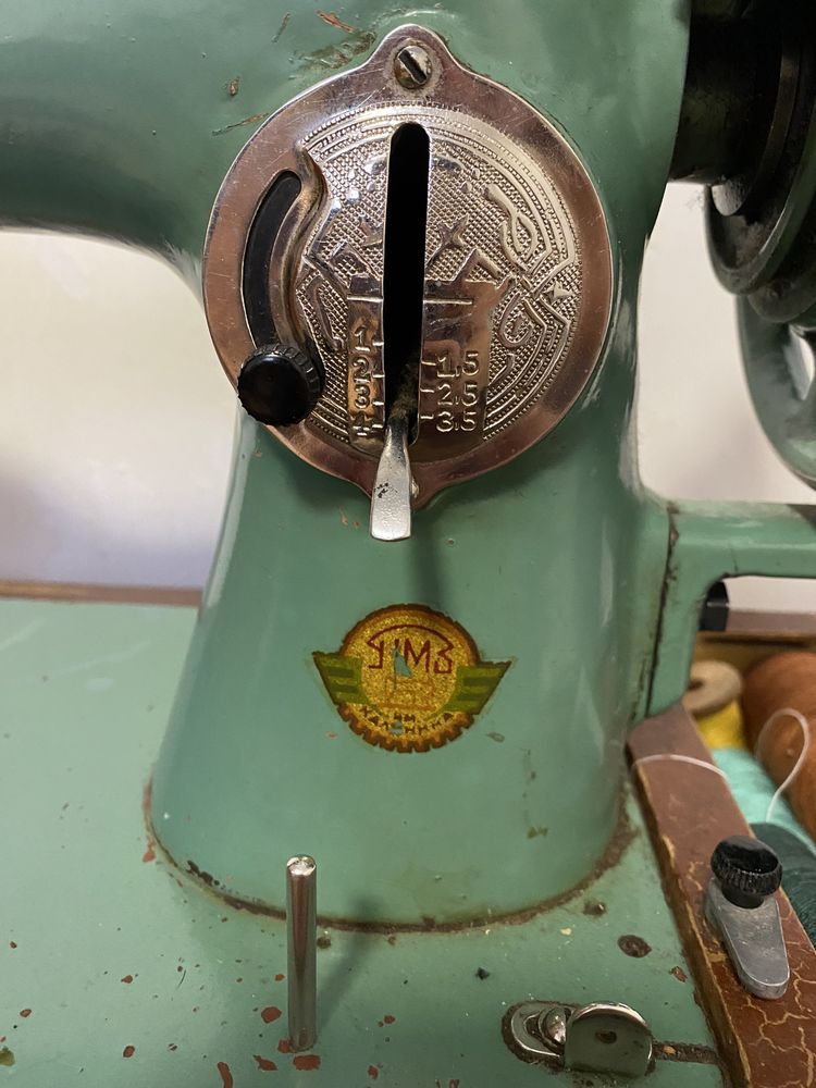 Старовинна швейная машинка Калинина