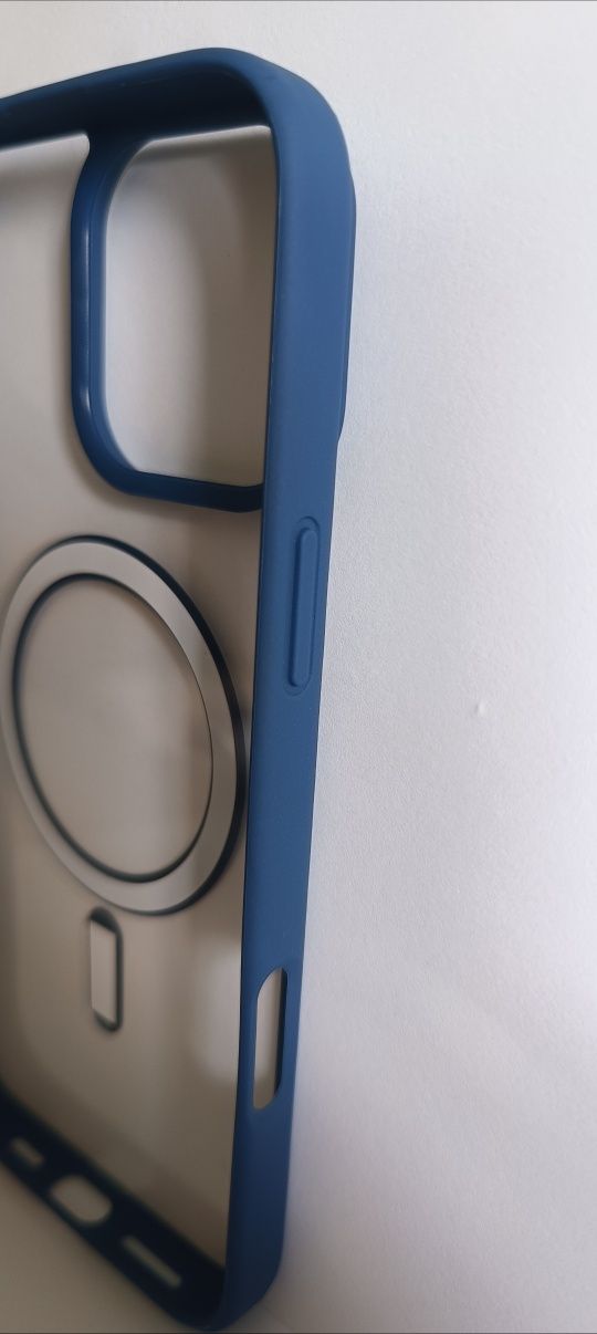 Etui/case klasyczne i niebieskie z magsafe na iPhone'a 16 pro max