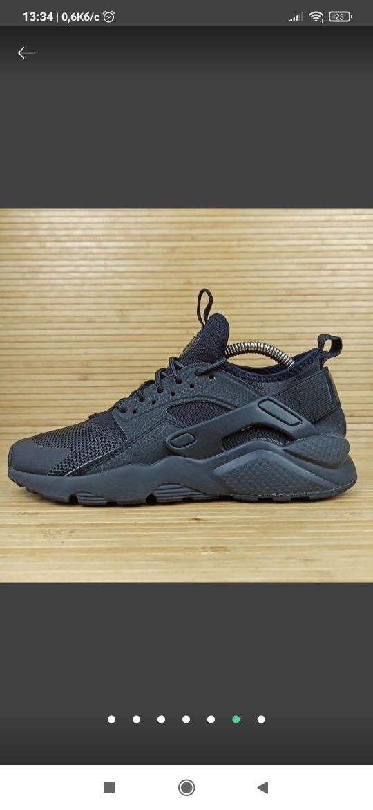 Кросівки Nike Huarache 
Розмір 36,5 (23,5 см.)