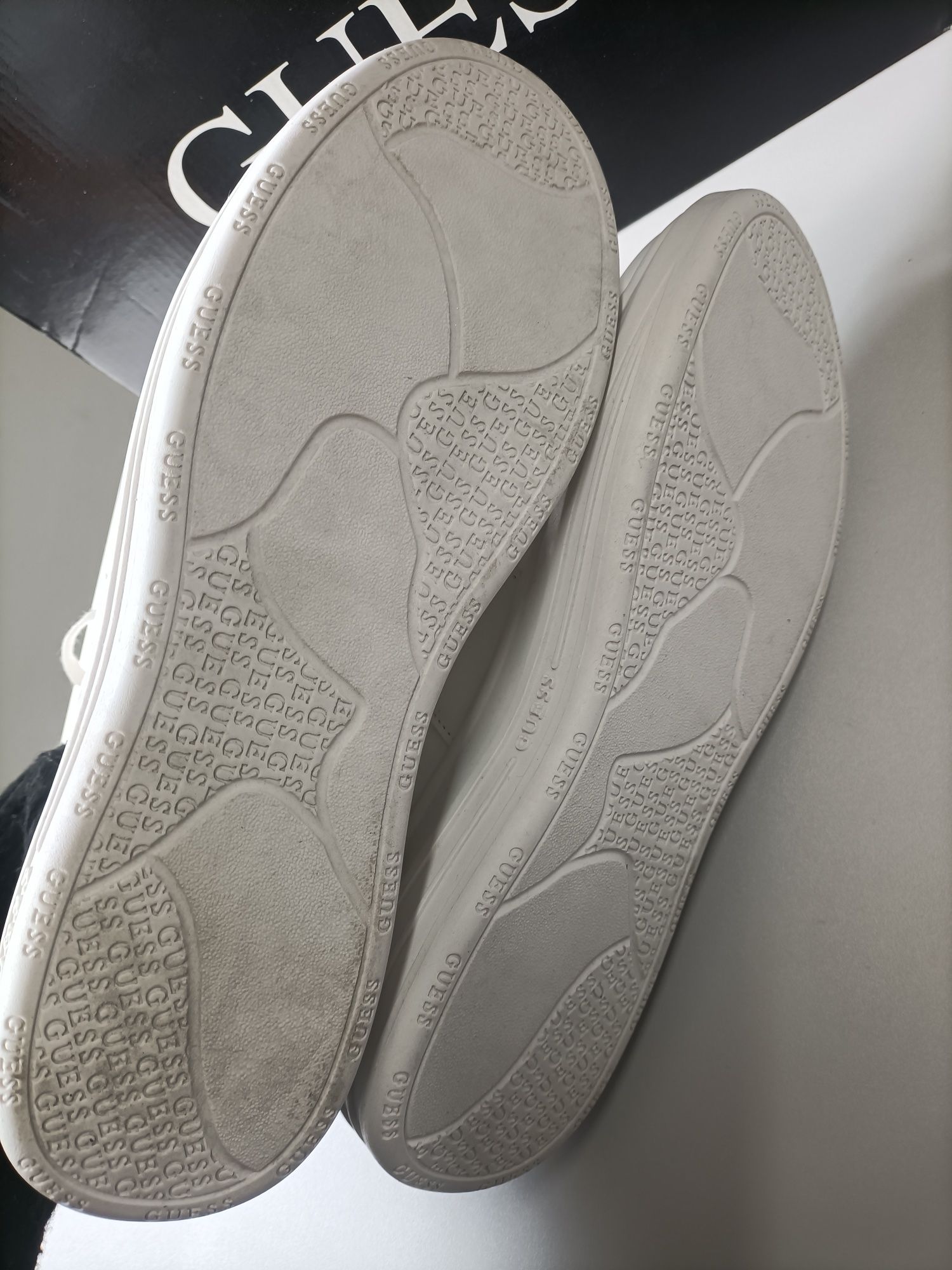 Adidasy Guess 43
