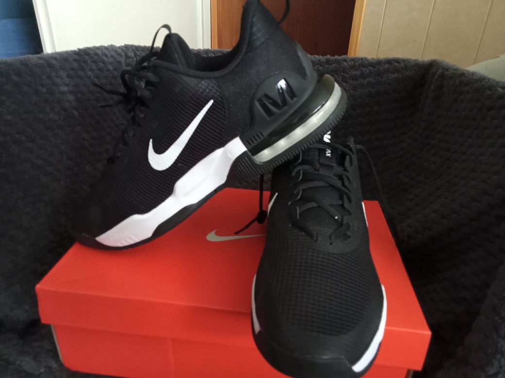 Nowe męskie buty sportowe Nike Airmax Alpha 45,5