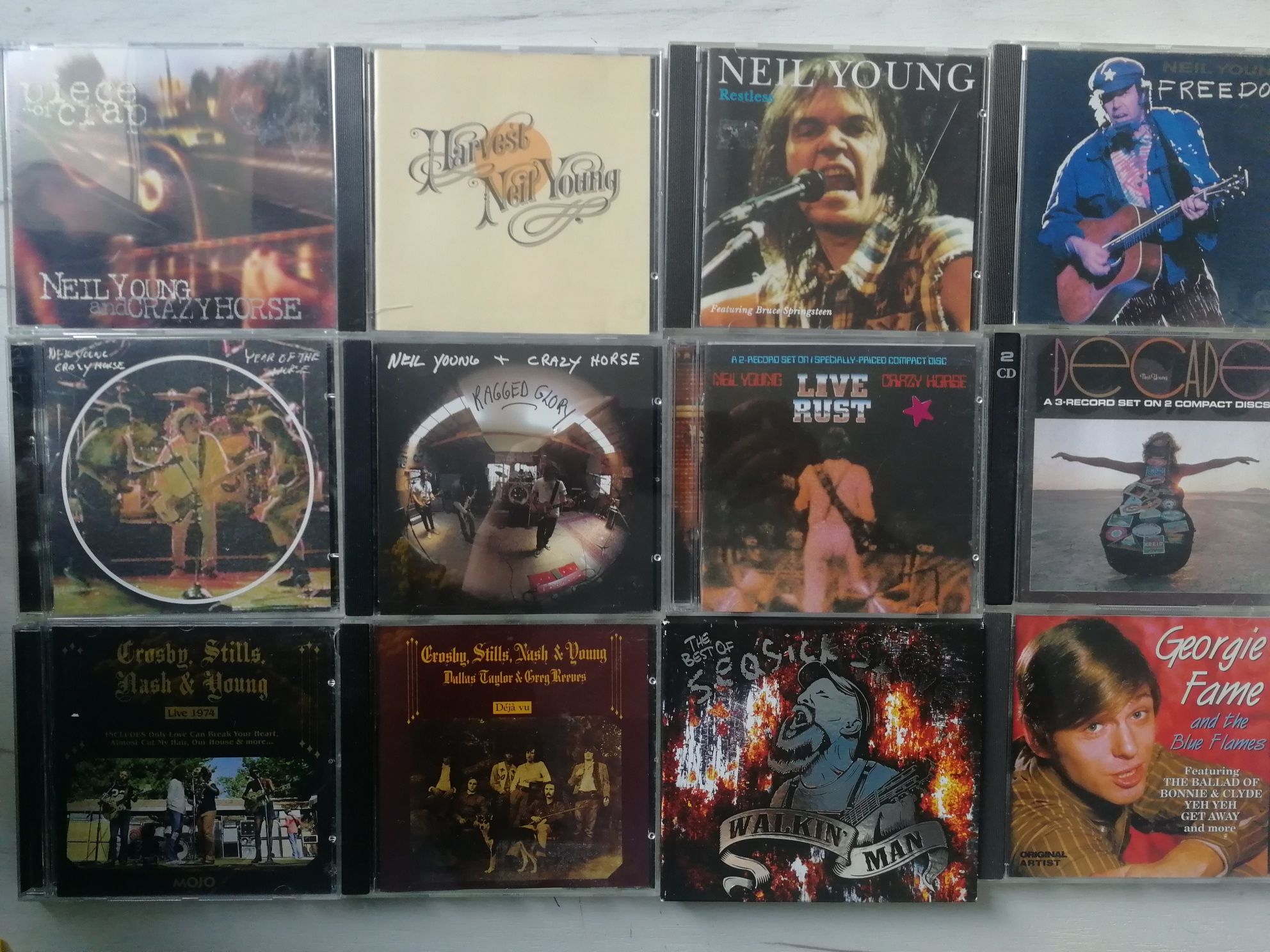 CD диски The Smiths, Morrissey, Neil Diamond, Neil Young, Paul Simon