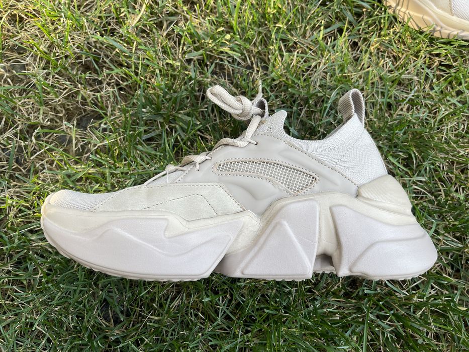 Чоловічі кросівки ZARA