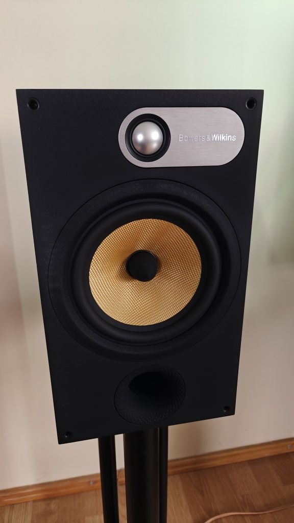 2 kolumny B&W Bowers & Wilkins 685 Stan bardzo dobry