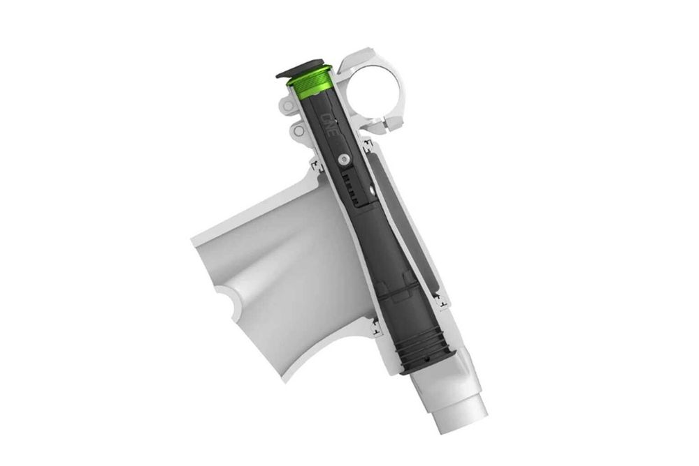 OneUp EDC Tool System – podręczny zestaw narzędzi montowany w sterówce