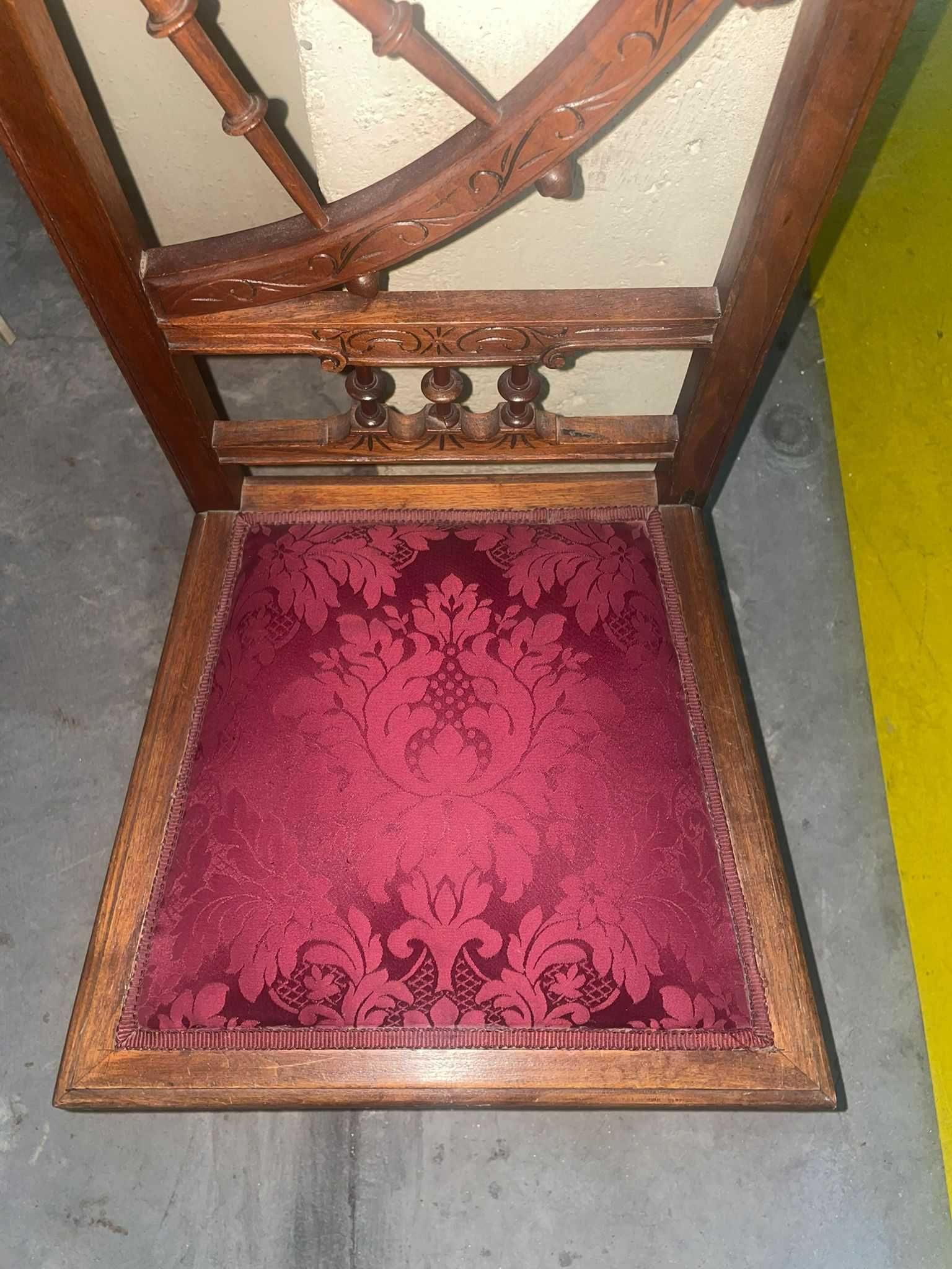Cadeiras  ANTIGA Art Noveau com Almofada Vermelha