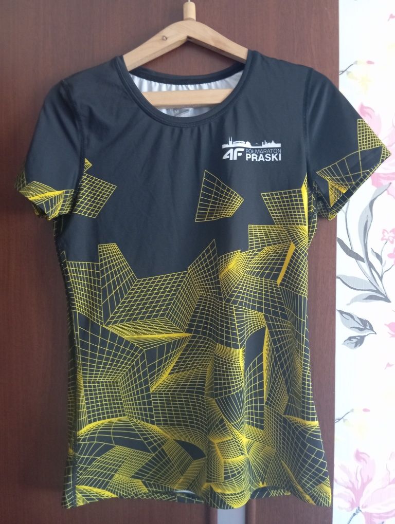 Продам футболку.