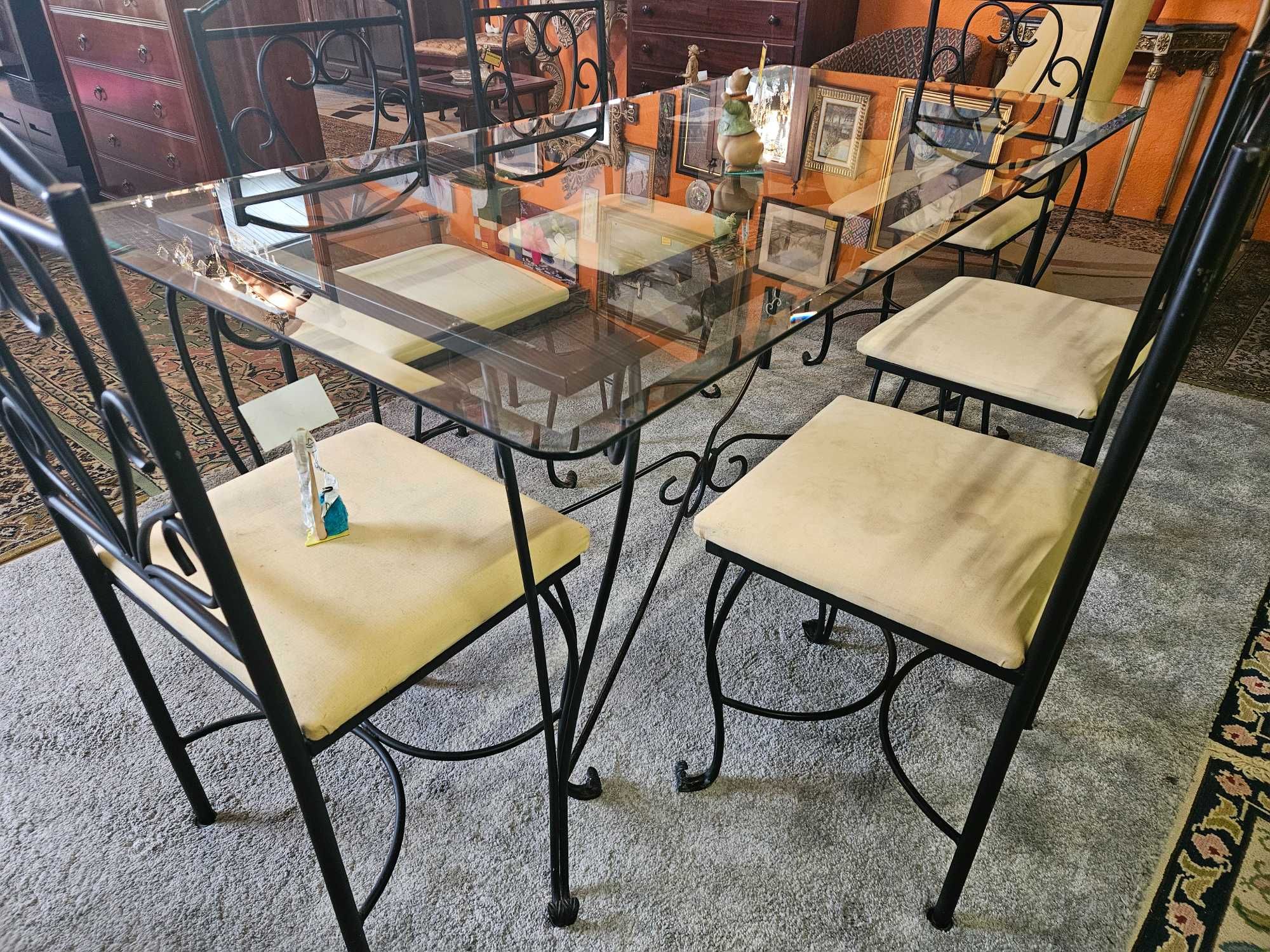 Mesa de ferro com tampo de vidro - óptimo estado - Só a mesa as cadei
