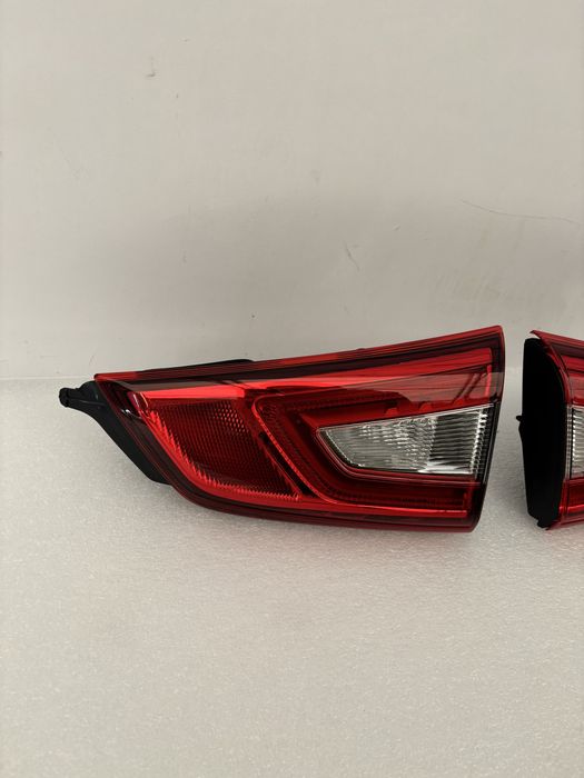 Nissan Qashqai II 2 J11 13-17 lampa prawy lewy tył tylna