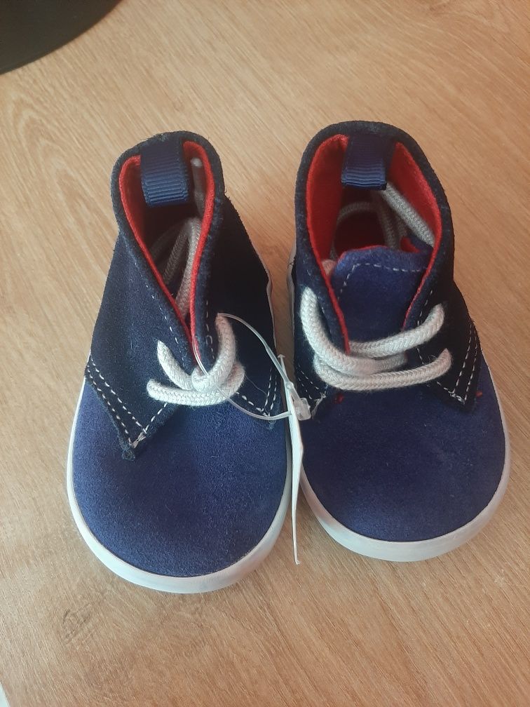 Buciki babyGap 3-6 mies.