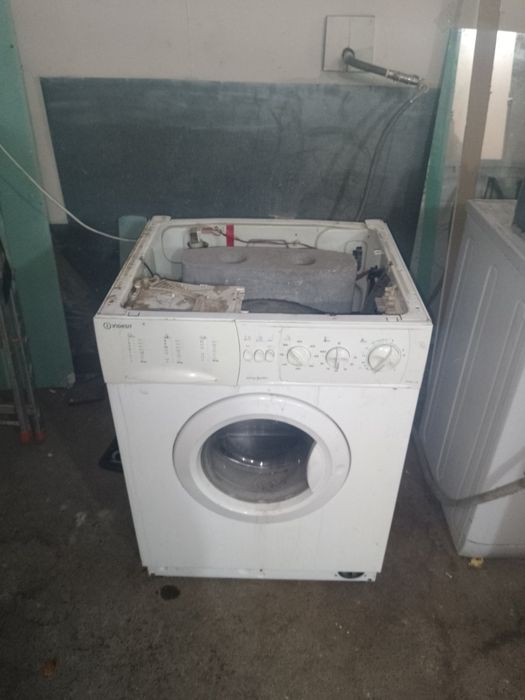 Стиральняя машина Indesit WG835TXCR