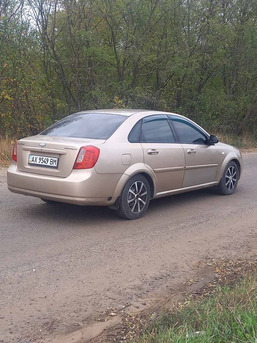 Продам авто Chevrolet Lacetti в хорошем состоянии.