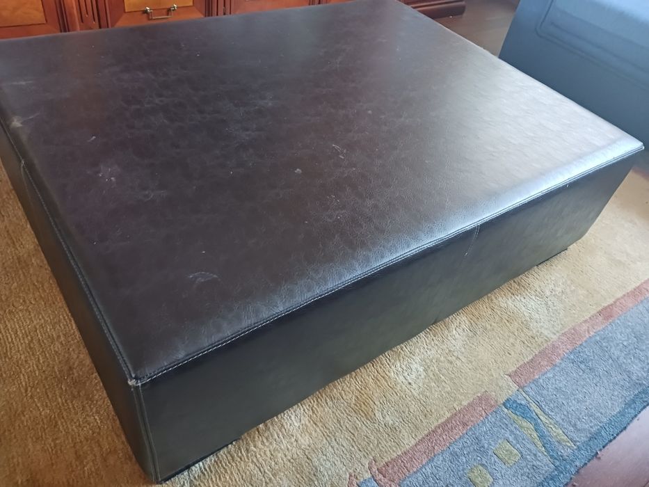 Mesa de centro em pele