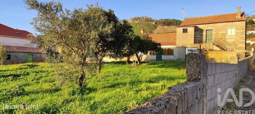 Casa / Villa T5 em Penha Garcia de 112,00 m2