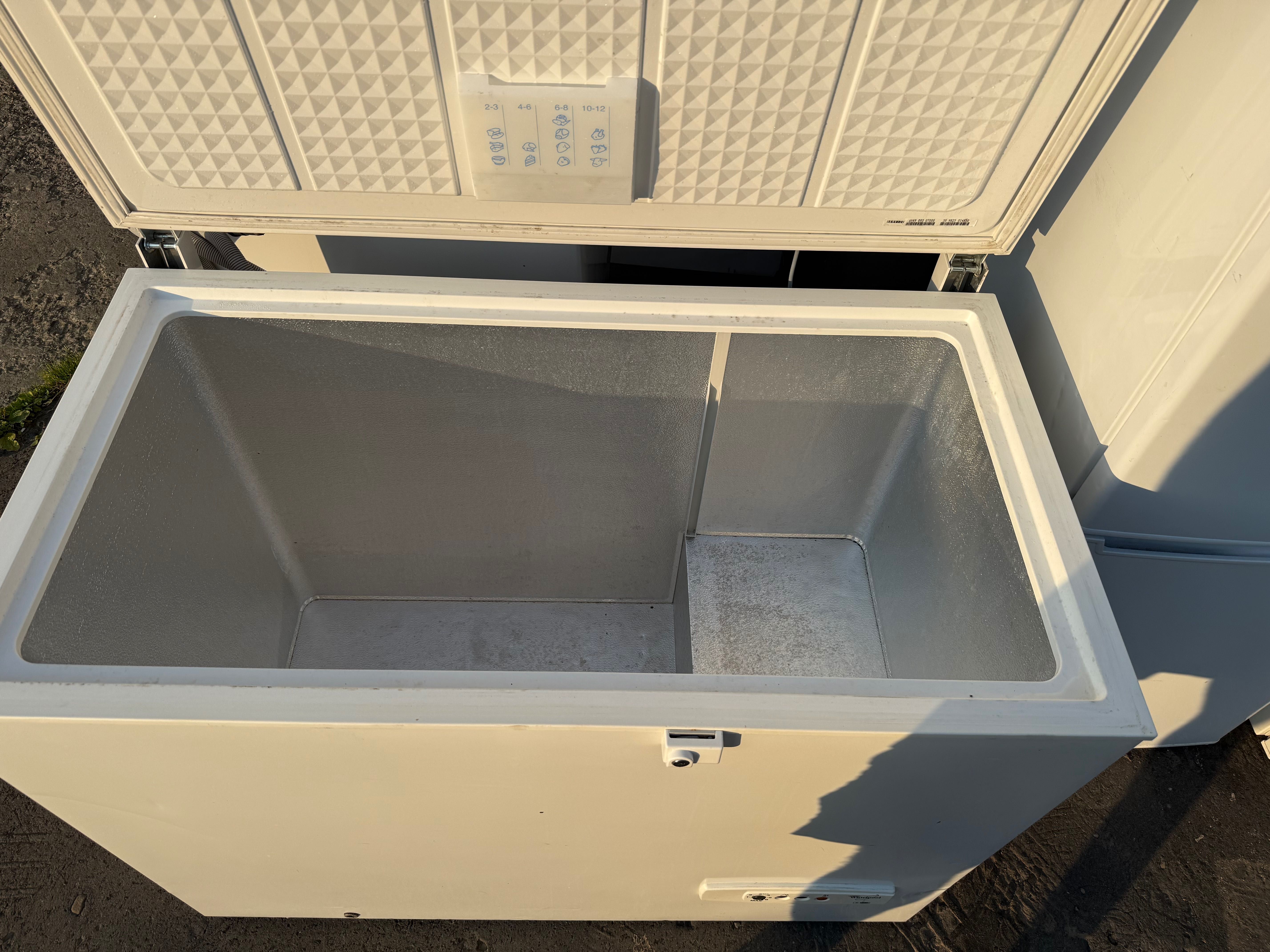 Zamrażarka skrzyniowa Whirlpool 320 l – sprawna