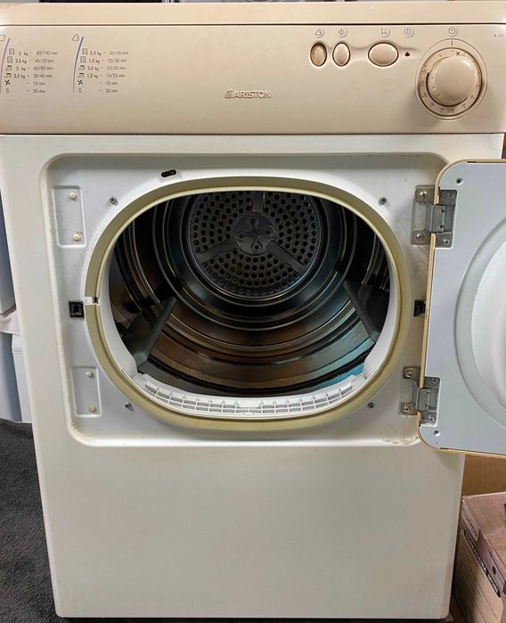 Maquina secar roupa Ariston