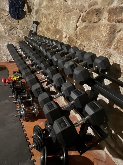 Suportes de Halteres, Kettlebells, bolas, bolas medicinais.etc