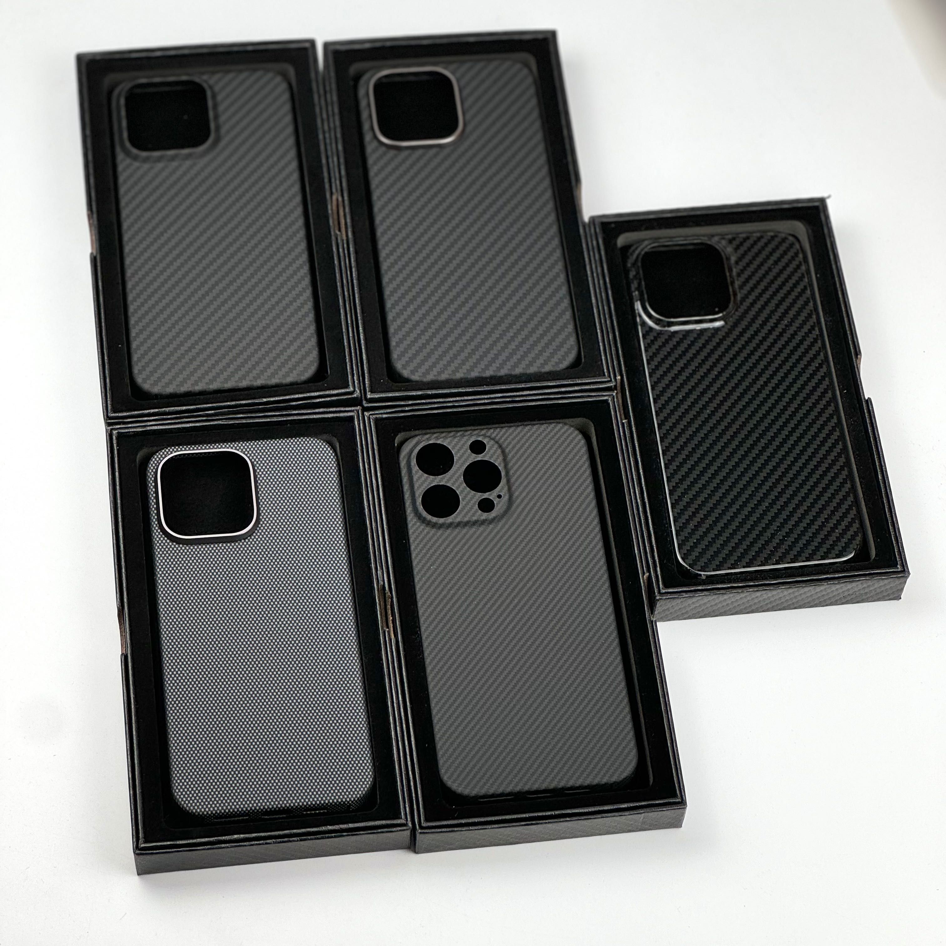 Ультратонкий карбоновый чехол iPhone 15 Pro Max
