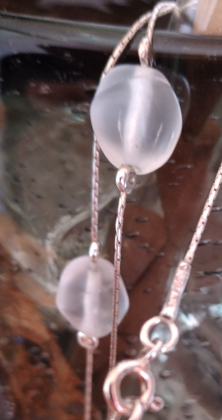 Colar de prata com peças de cristal de quartzo