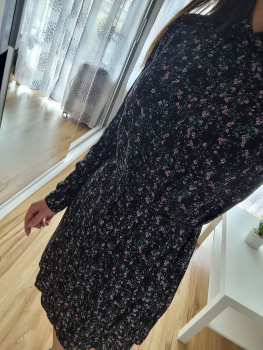 Sukienka w kwiatki z kołnierzykiem na długi rękaw r. S/M