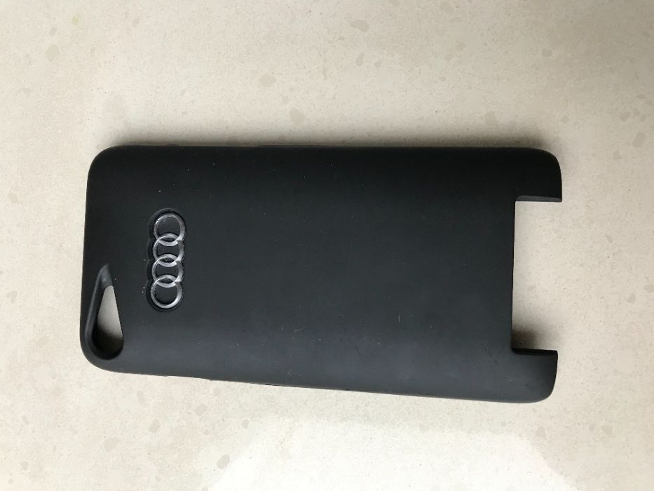 Ładowarka bezprzewodowa iPhone Audi wireless charging clip