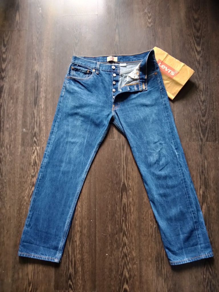 Мужские джинсы штаны Levis Левайс Levi's 501  W 34 L 32

Замеры:

Полу