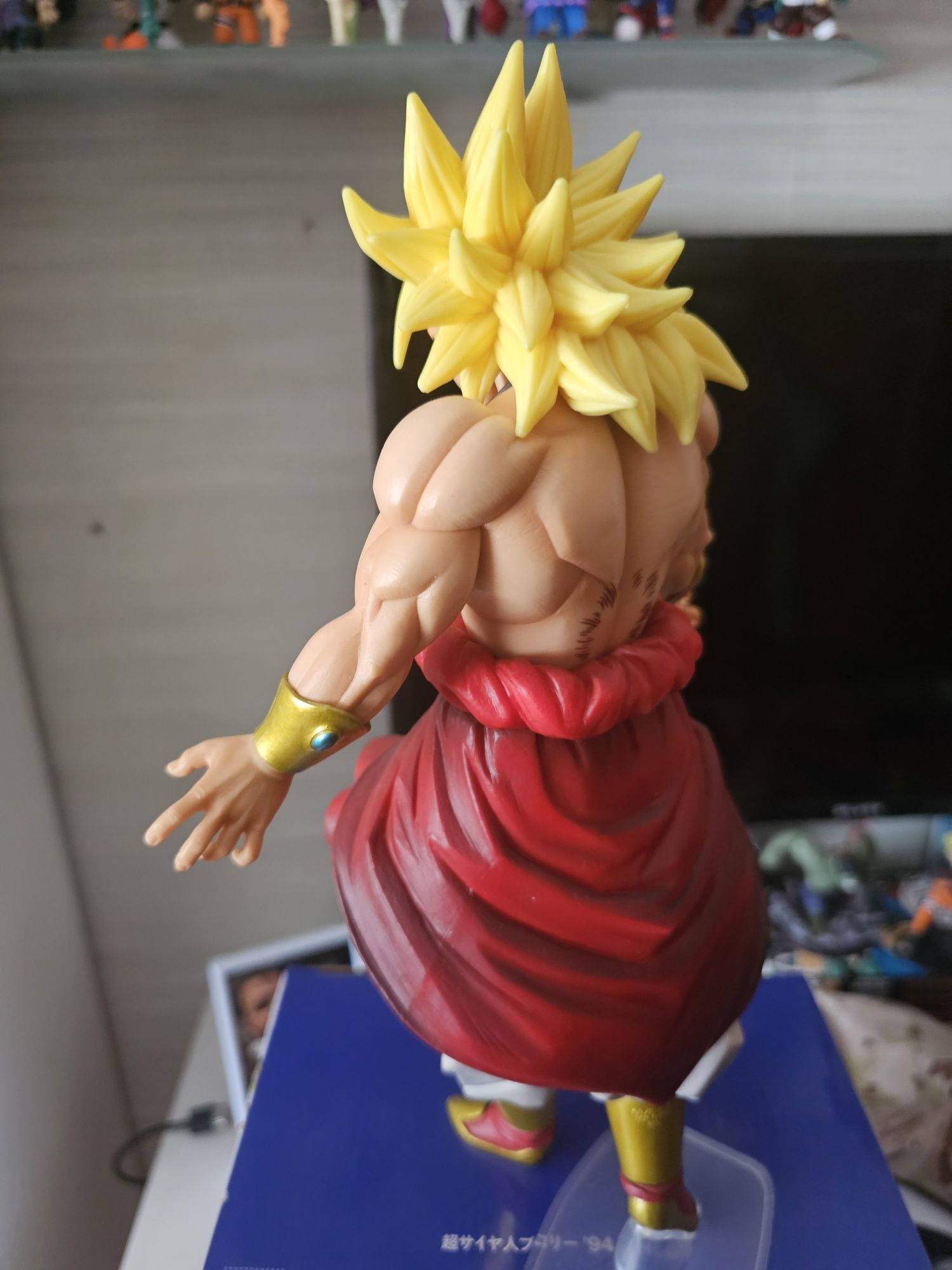 Figura dragon ball  broly