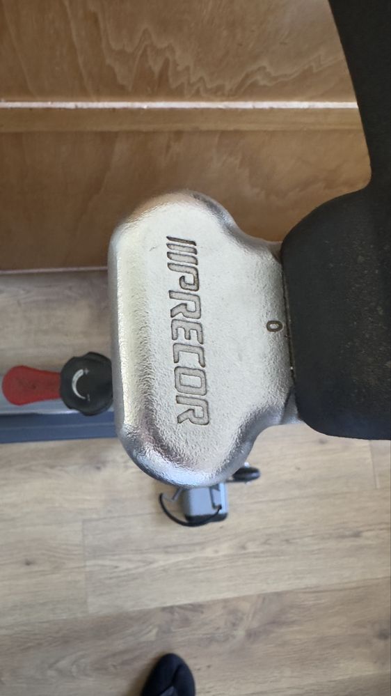 Bicicleta Estática Spinning Precor Team Bike C800 – Profissional