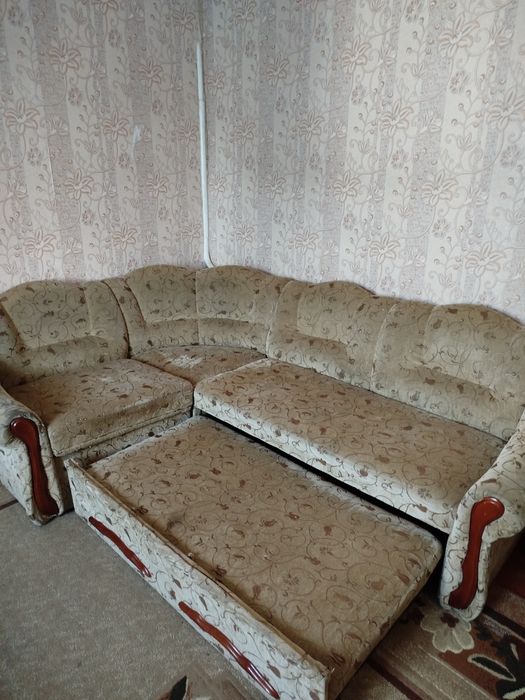 Гарний диван б/у