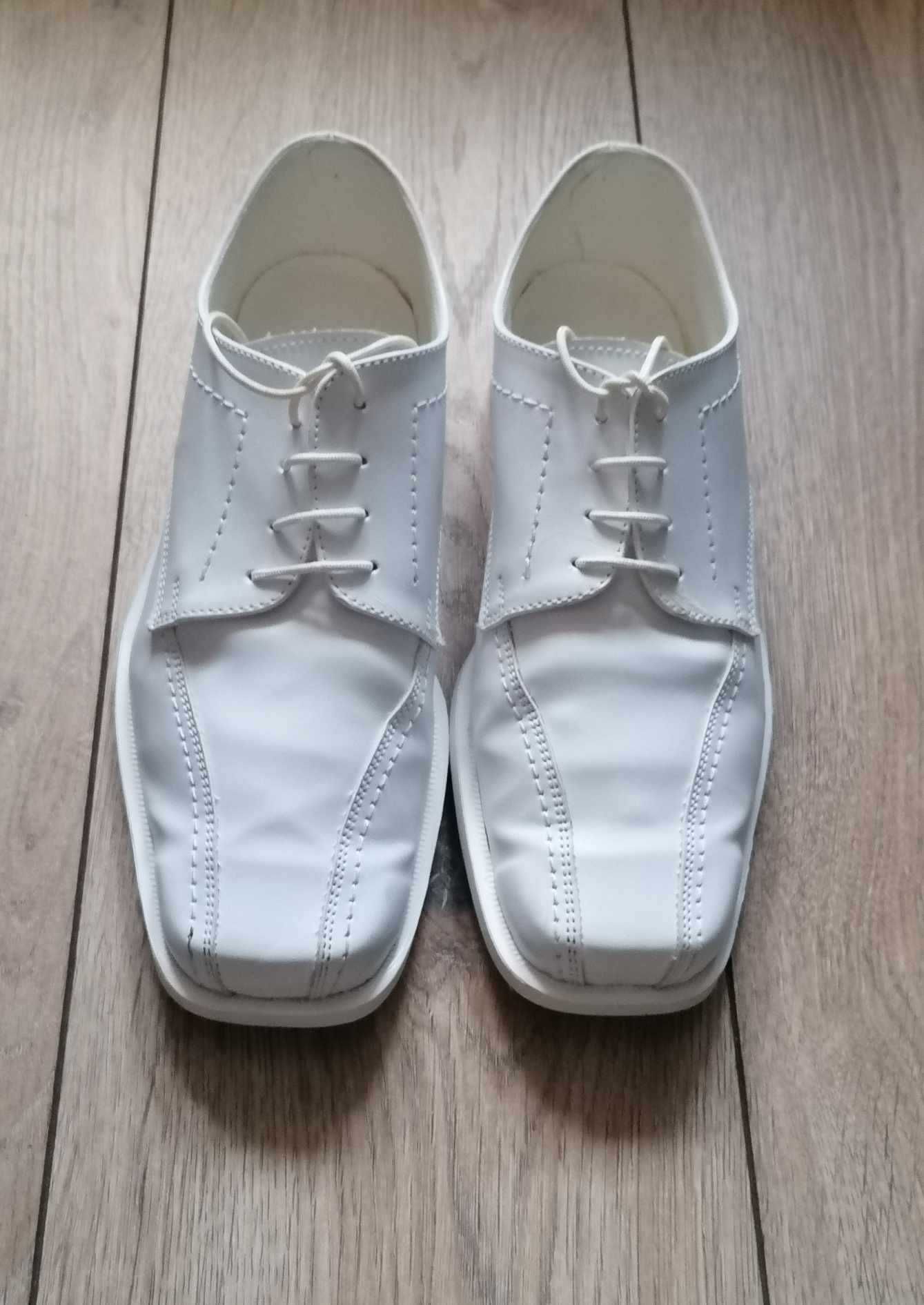 Buty komunijne chłopięce białe r. 35 [24 cm]