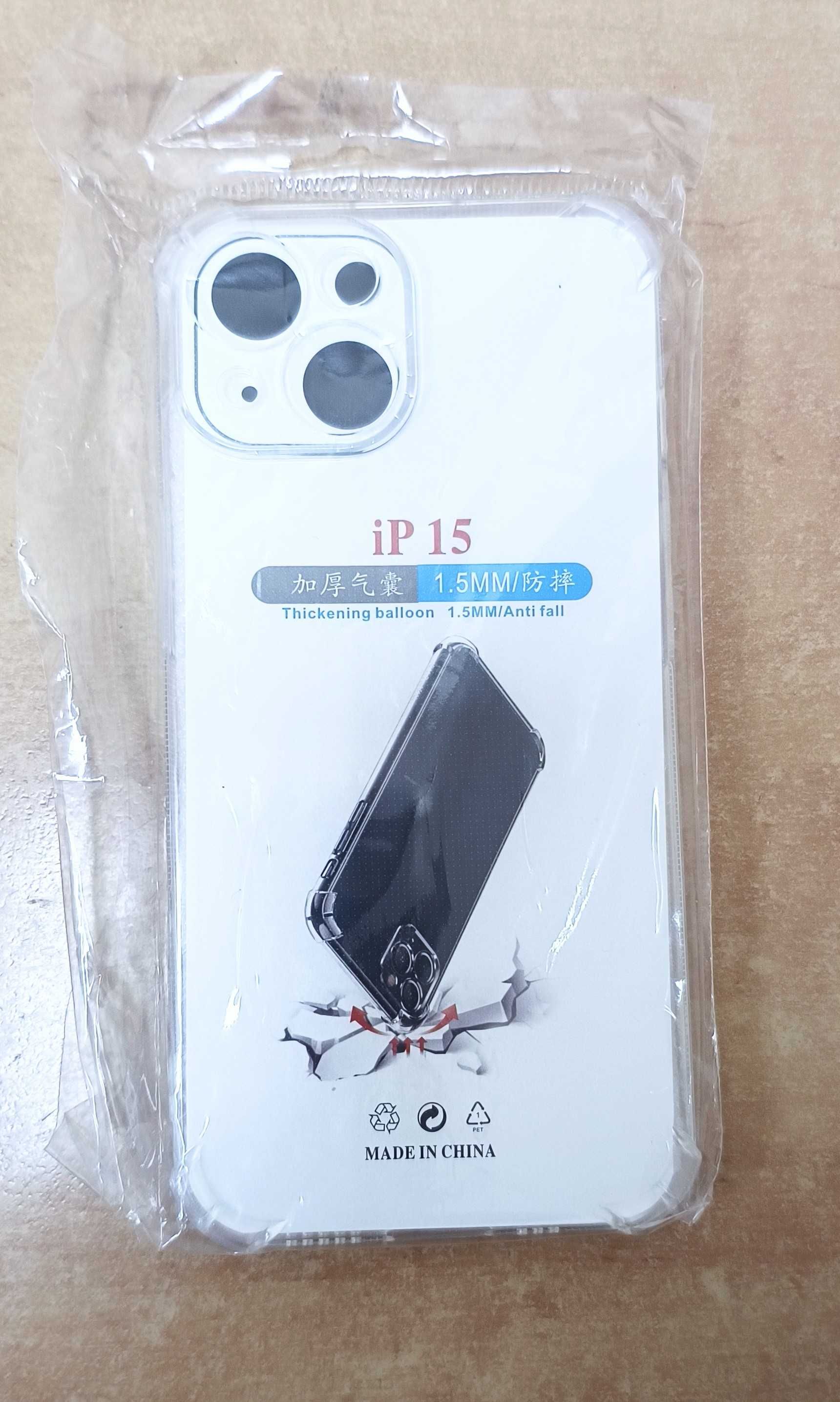 Чехол на iPhone 15