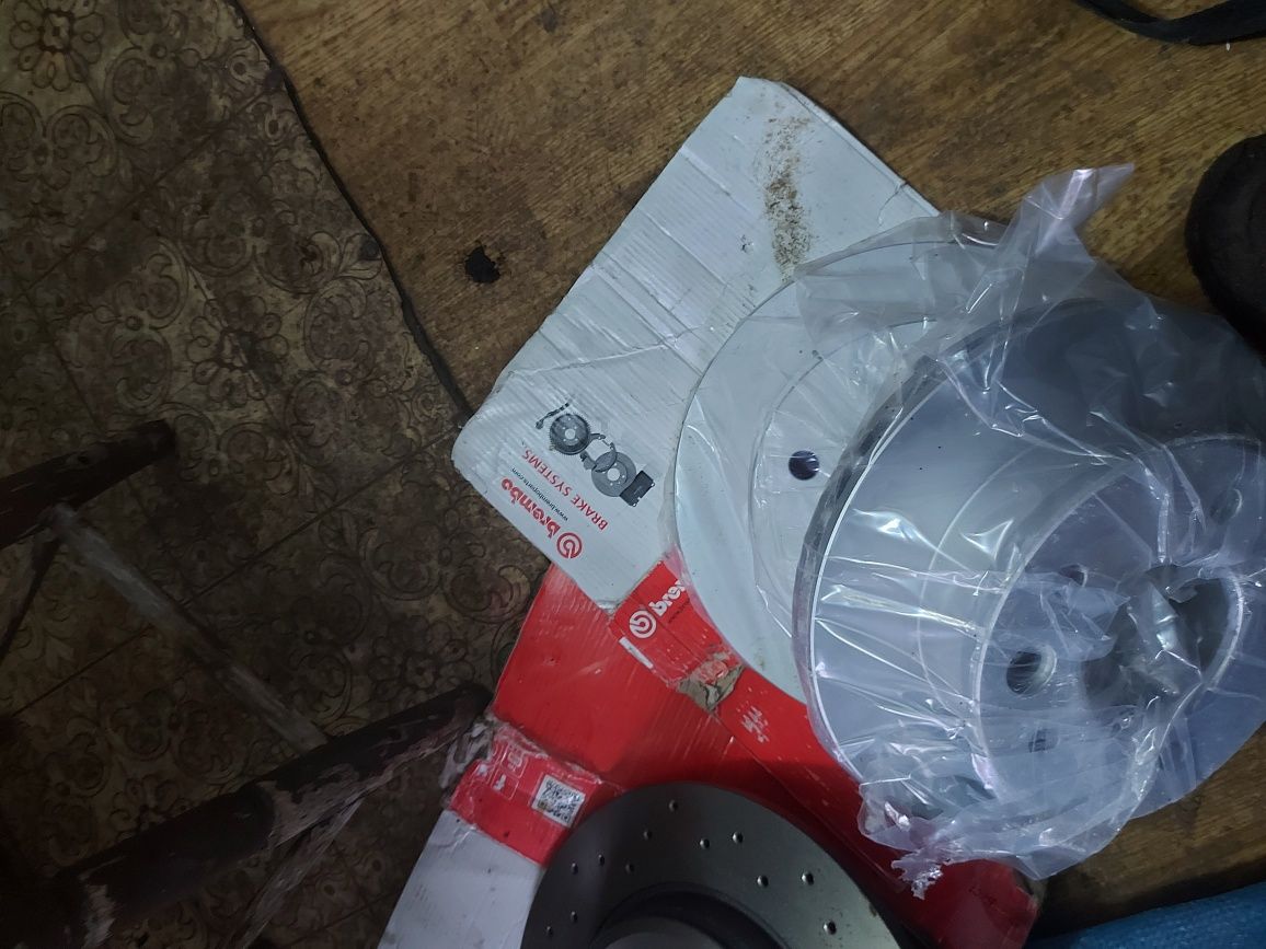 Tarcze brembo przód,tyl audi,nowe