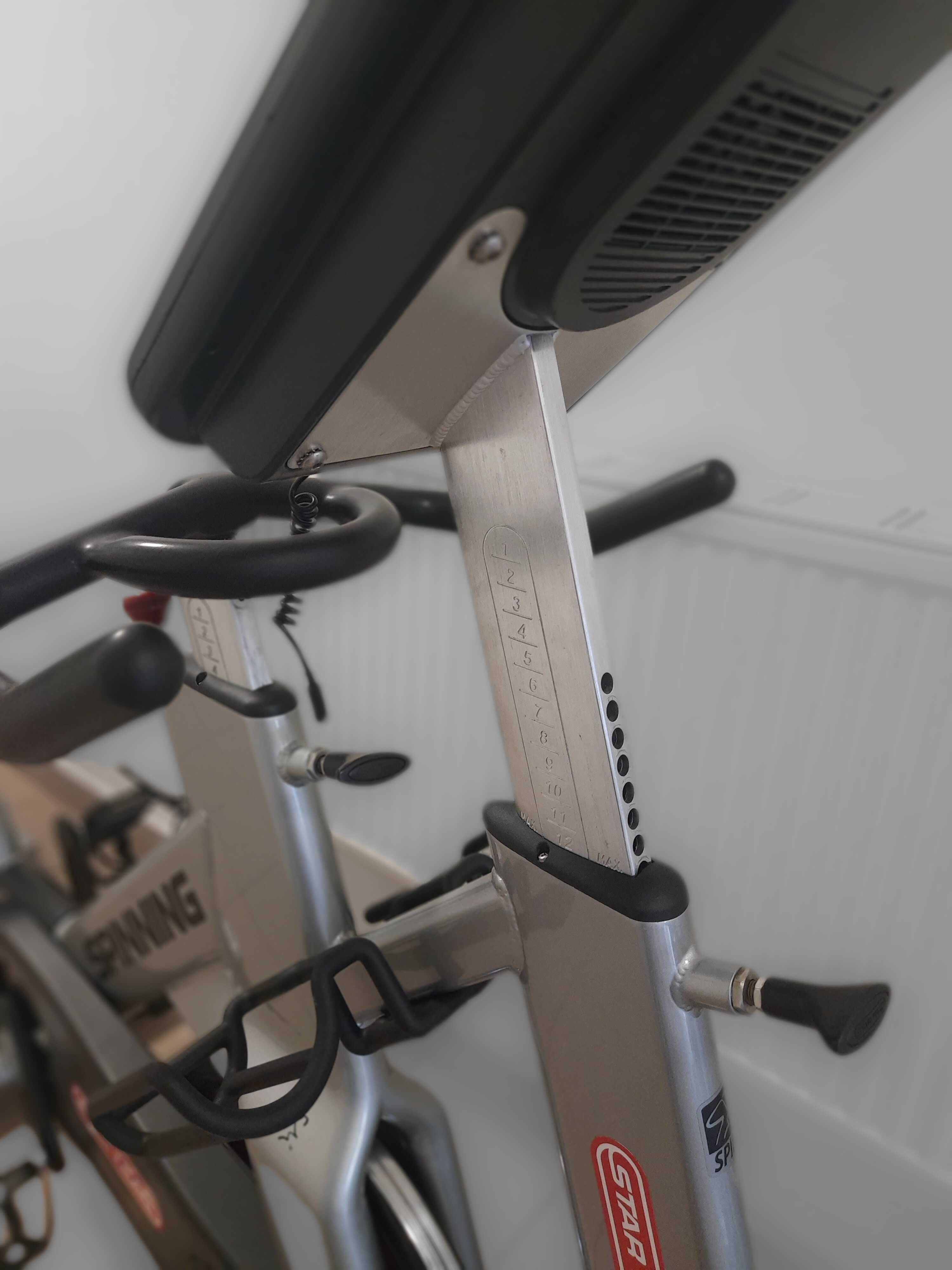 Rower stacjonarny spinningowy z wyświetlaczem E-spinner Star Trac