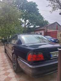 Продам BMW 735i