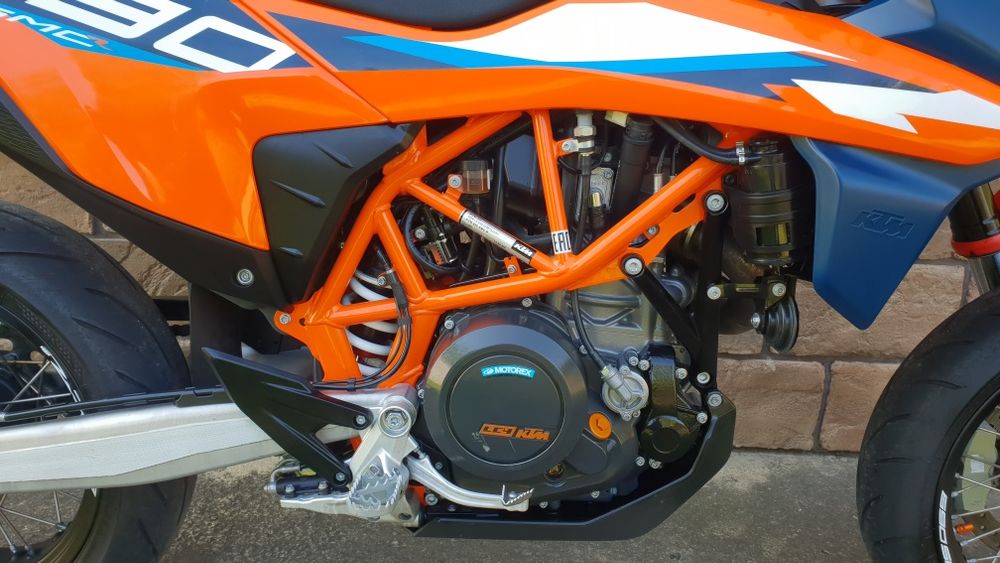 Ktm smc 690r 2023рік (не husqvarna 701, gas gas 701)