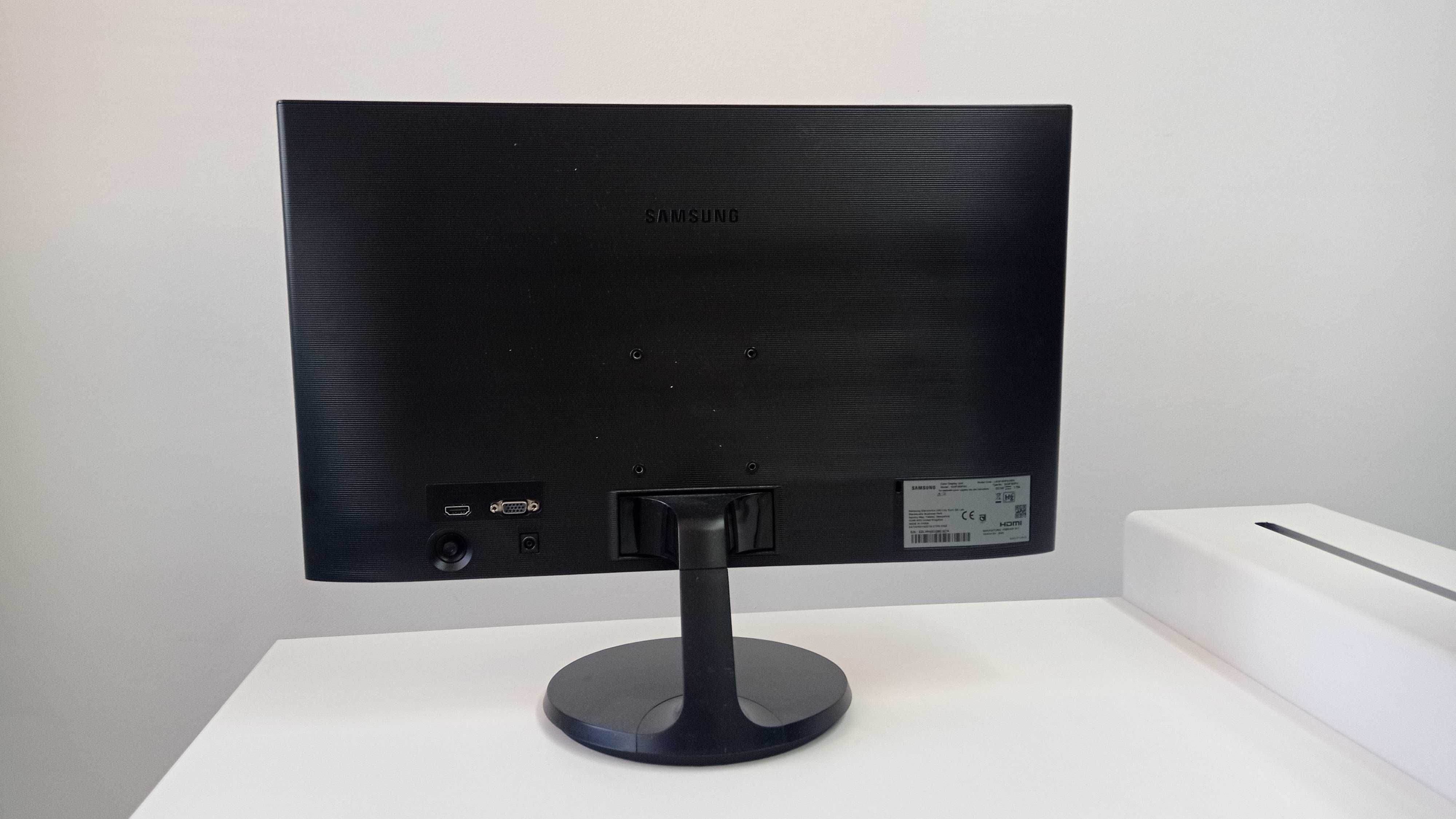 Monitores Samsung e LG 22 " - Bom estado
