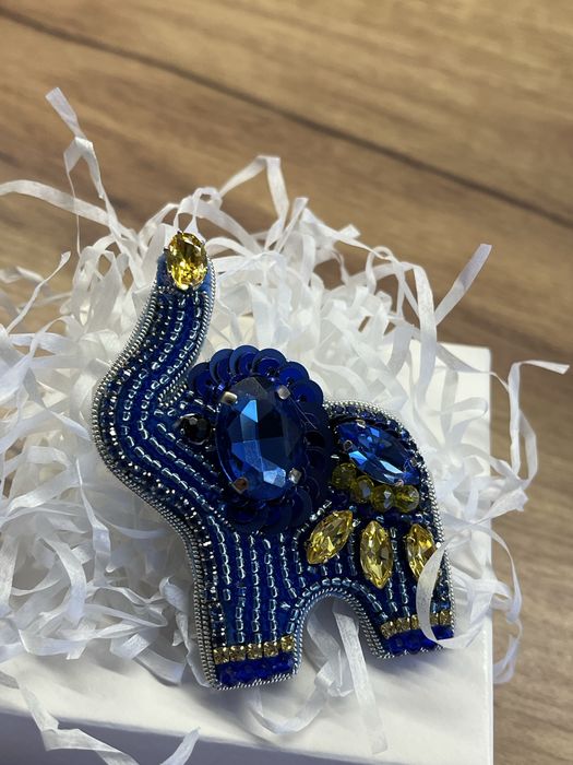 Брошка, прикраса, виріб з бісеру, біжутерія, українська символіка