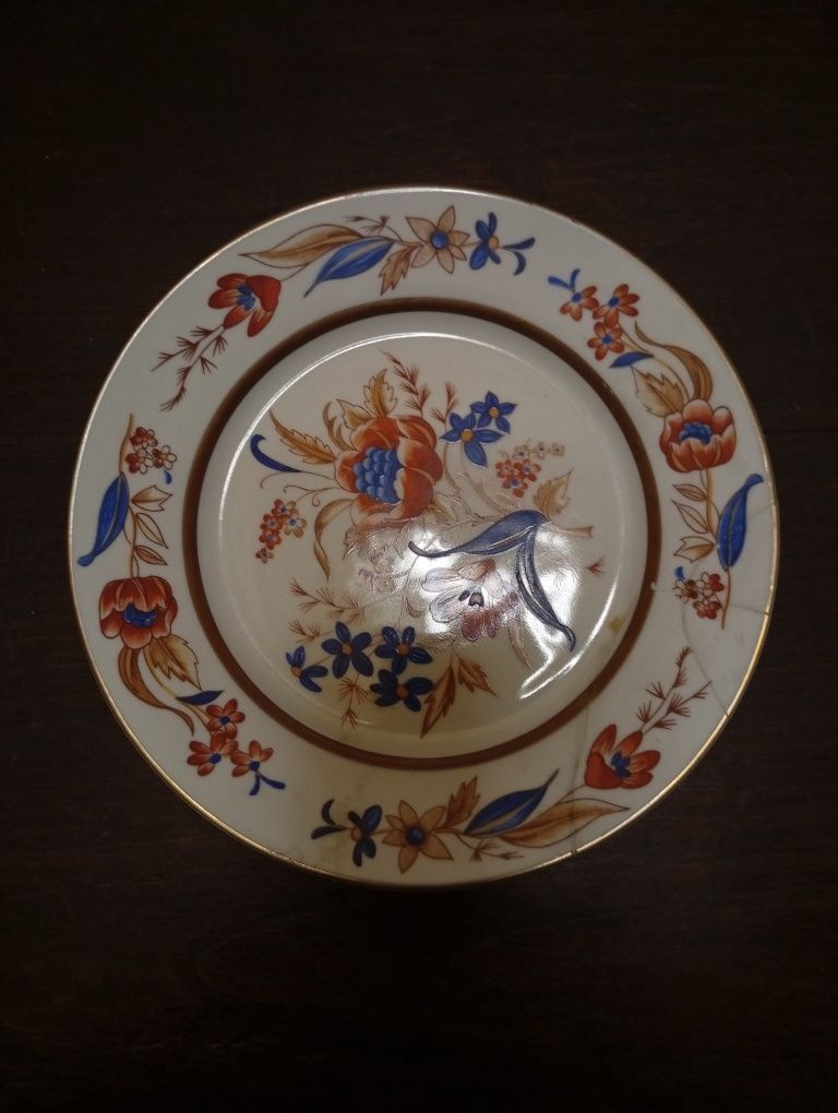 Prato em porcelana