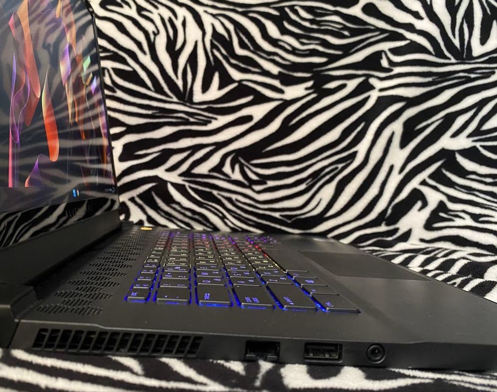 Игровой ноутбук Alienware m15 R3 – i7 / GTX 1660 Ti / 144 Гц