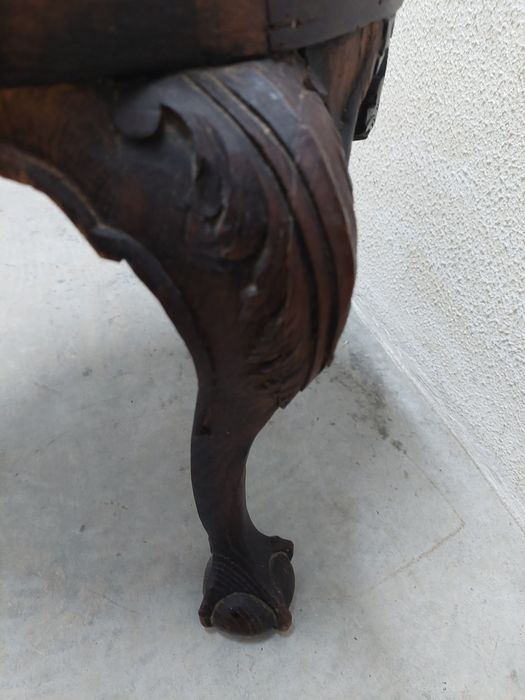 Banco arte nova com tampo de veludo