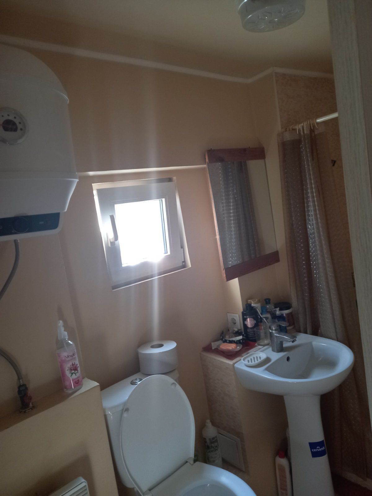 Продам домовладение Жихор 2 ,73 м КВ.