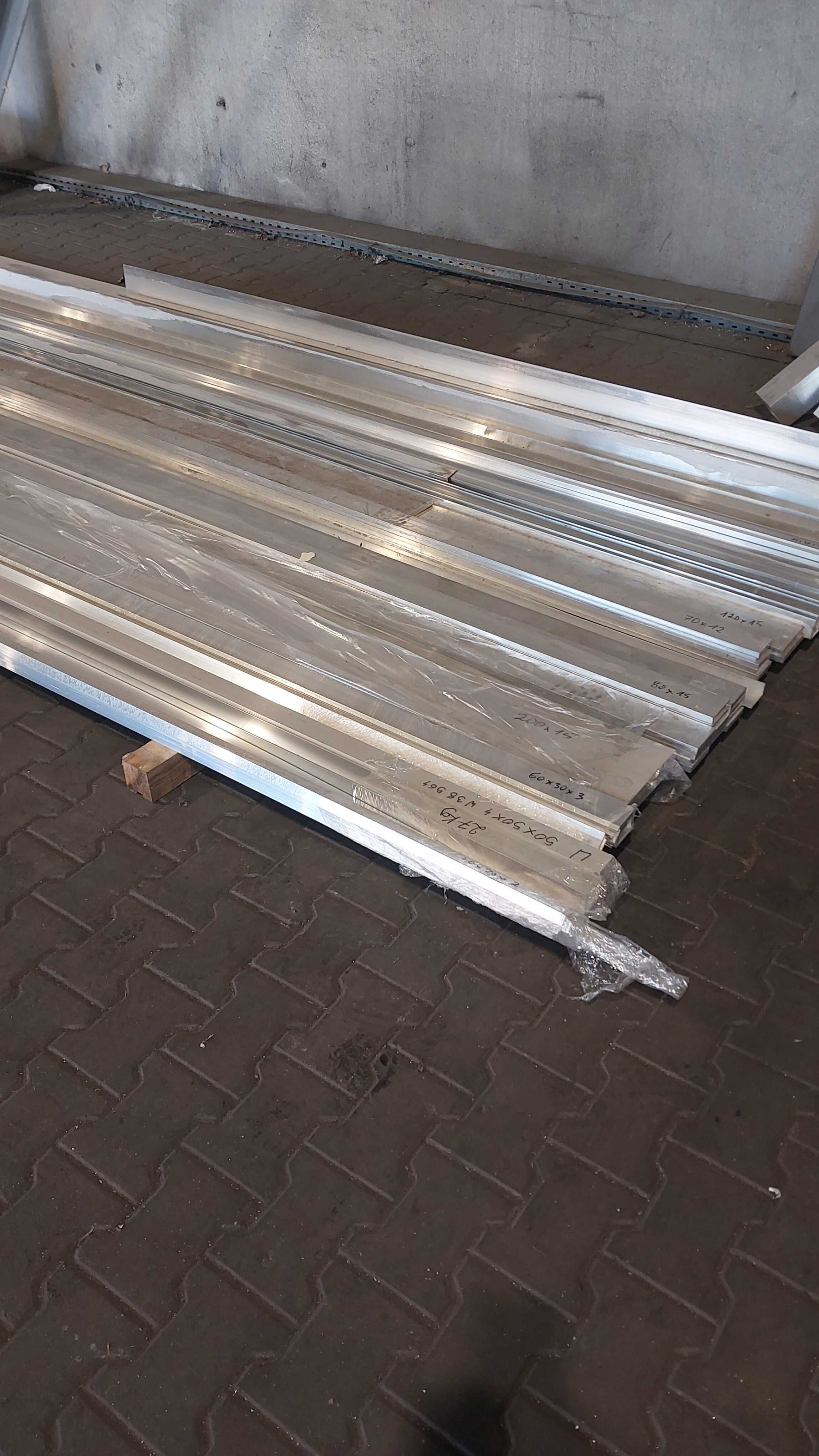 Kątownik aluminiowy, aluminium 60x30x3,0 gat. 6060/PA38, BYTOM
