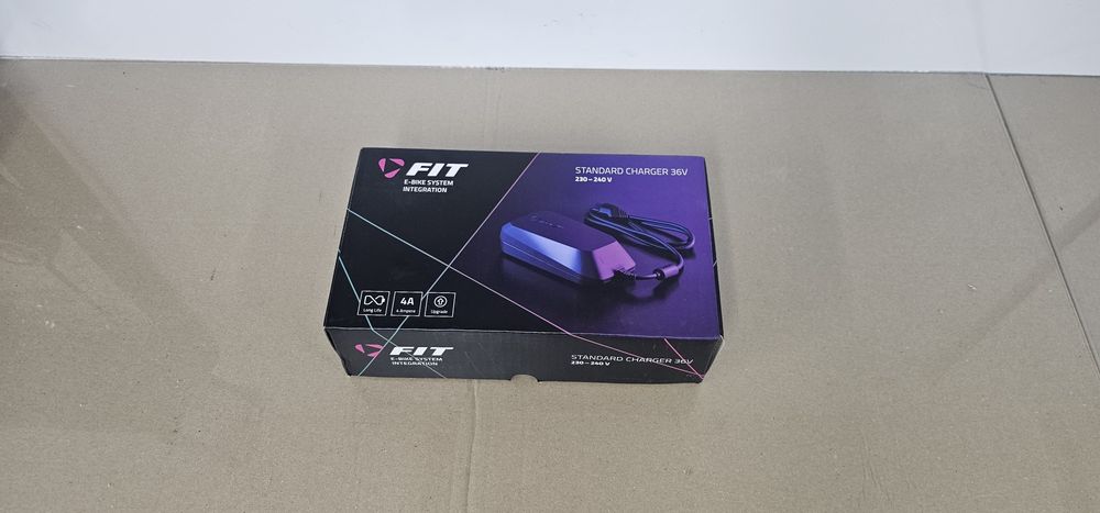 Ładowarka Panasonic Fit 4A