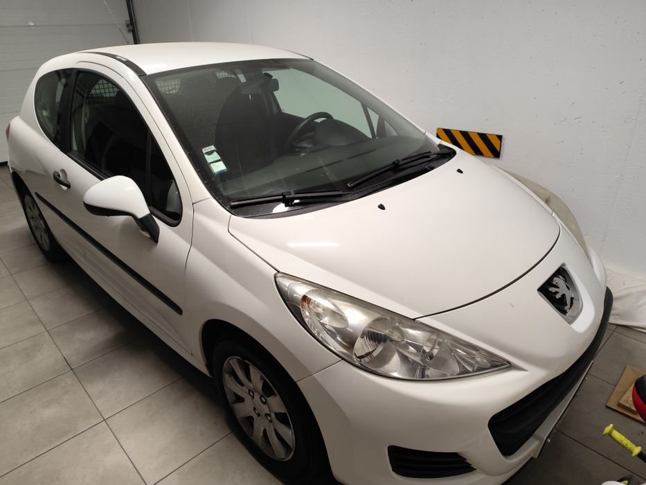 Peugeot comercial 207