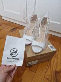 Białe sandałki buty ślubne solo femme