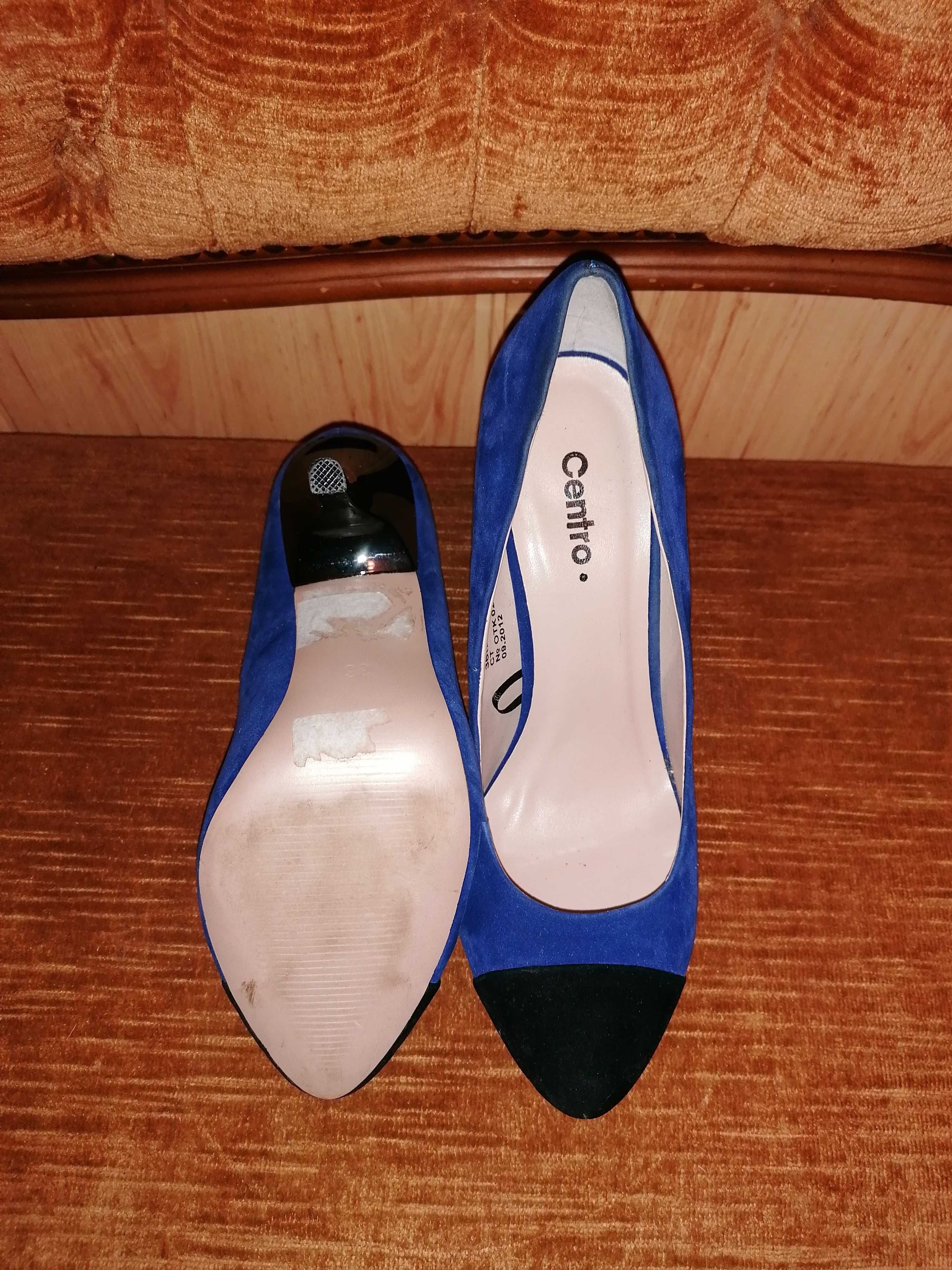 Женская обувь (сапожки, туфли)