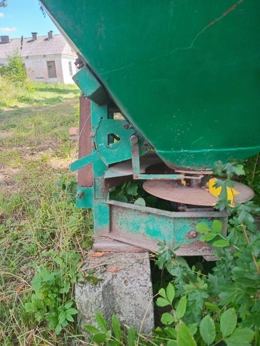 Продам розкидач добрив МВД 1000