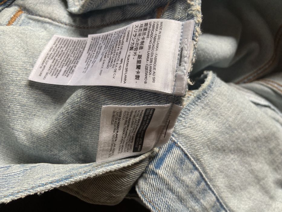 Kstana jesns Levis XS