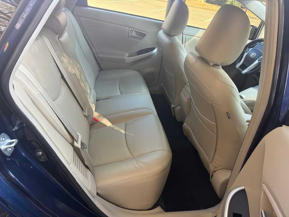 Toyota Prius      2015